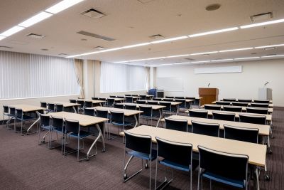 沖縄県市町村自治会館　中会議室