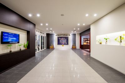 沖縄県市町村自治会館　エントランス