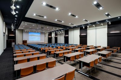 沖縄県市町村自治会館　ホール1