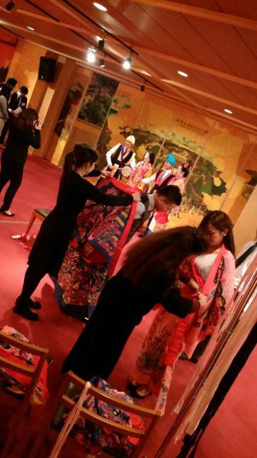 流装一番屋　着付け様子2