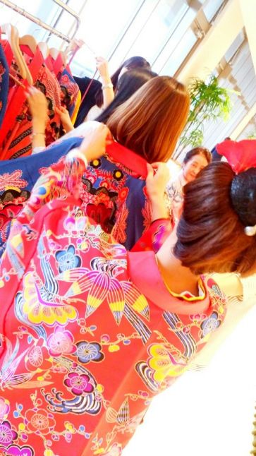 流装一番屋　着付け様子5