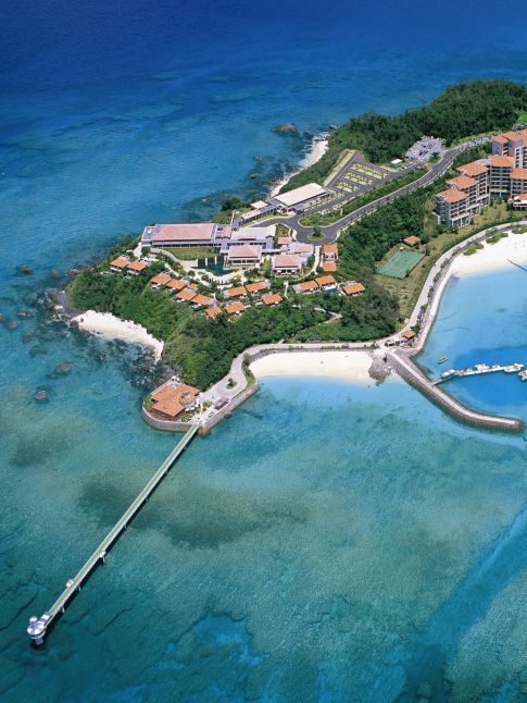 万国津梁館　空撮外観