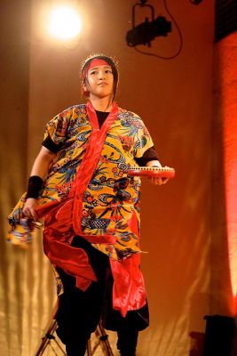 みなみ芸能オフィス・エイサー（縦）