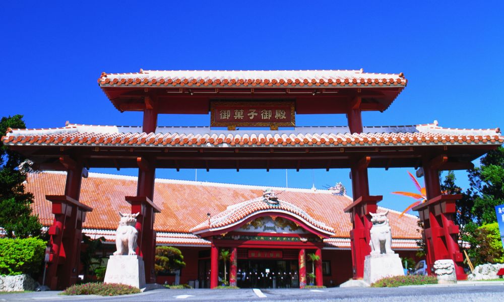 御菓子御殿　恩納店外観