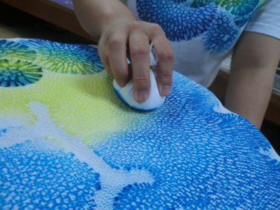 首里琉染　サンゴ染め体験1