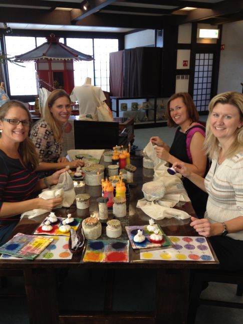 首里琉染　サンゴ染め体験2