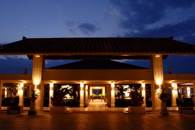 万国津梁館　夜景1