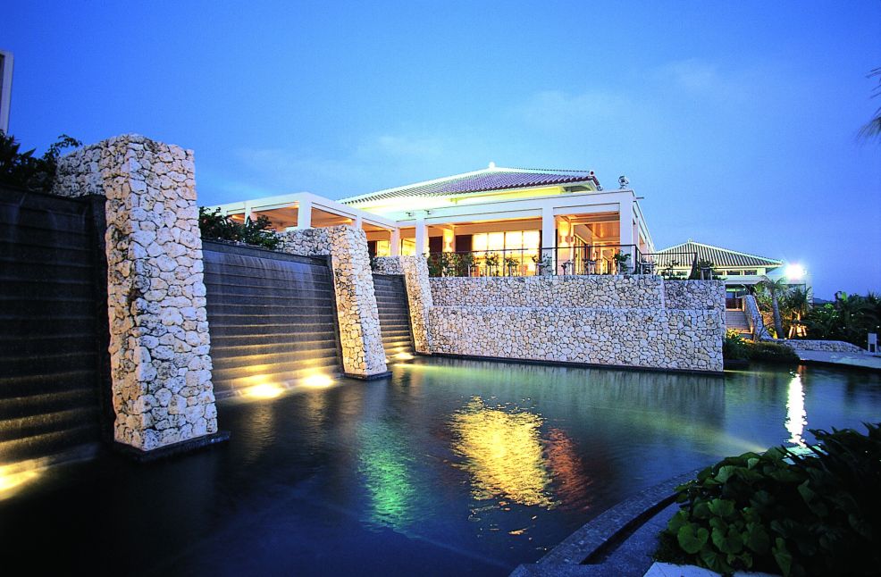 万国津梁館　夜景2