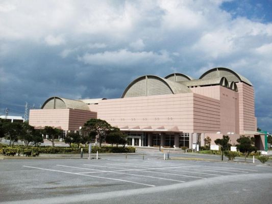 宇流麻市市民艺术剧院