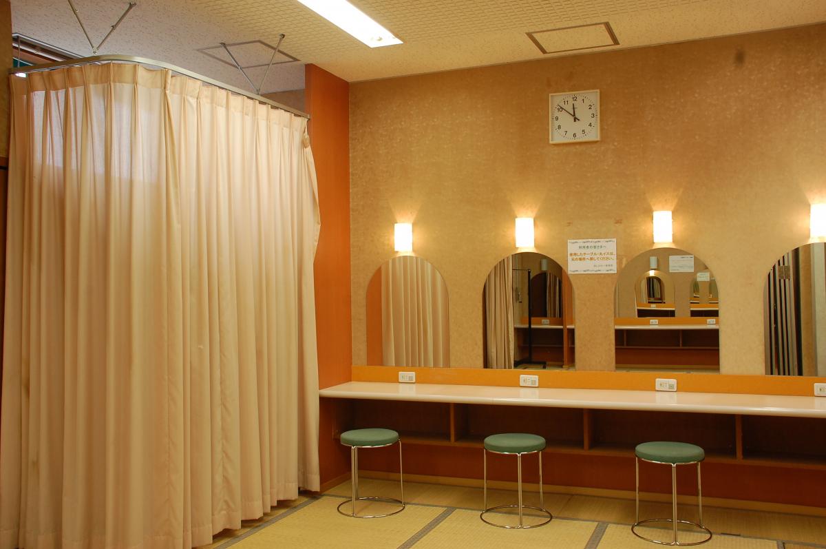 冲绳市民小剧院Ashibina