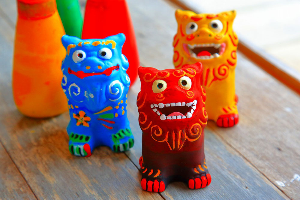 シーサー色付け体験