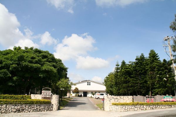 神村酒造　蔵元直売店『古酒蔵』（くーすぐら）