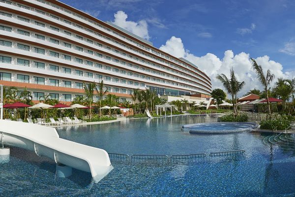 Hilton Okinawa Chatan Resort
