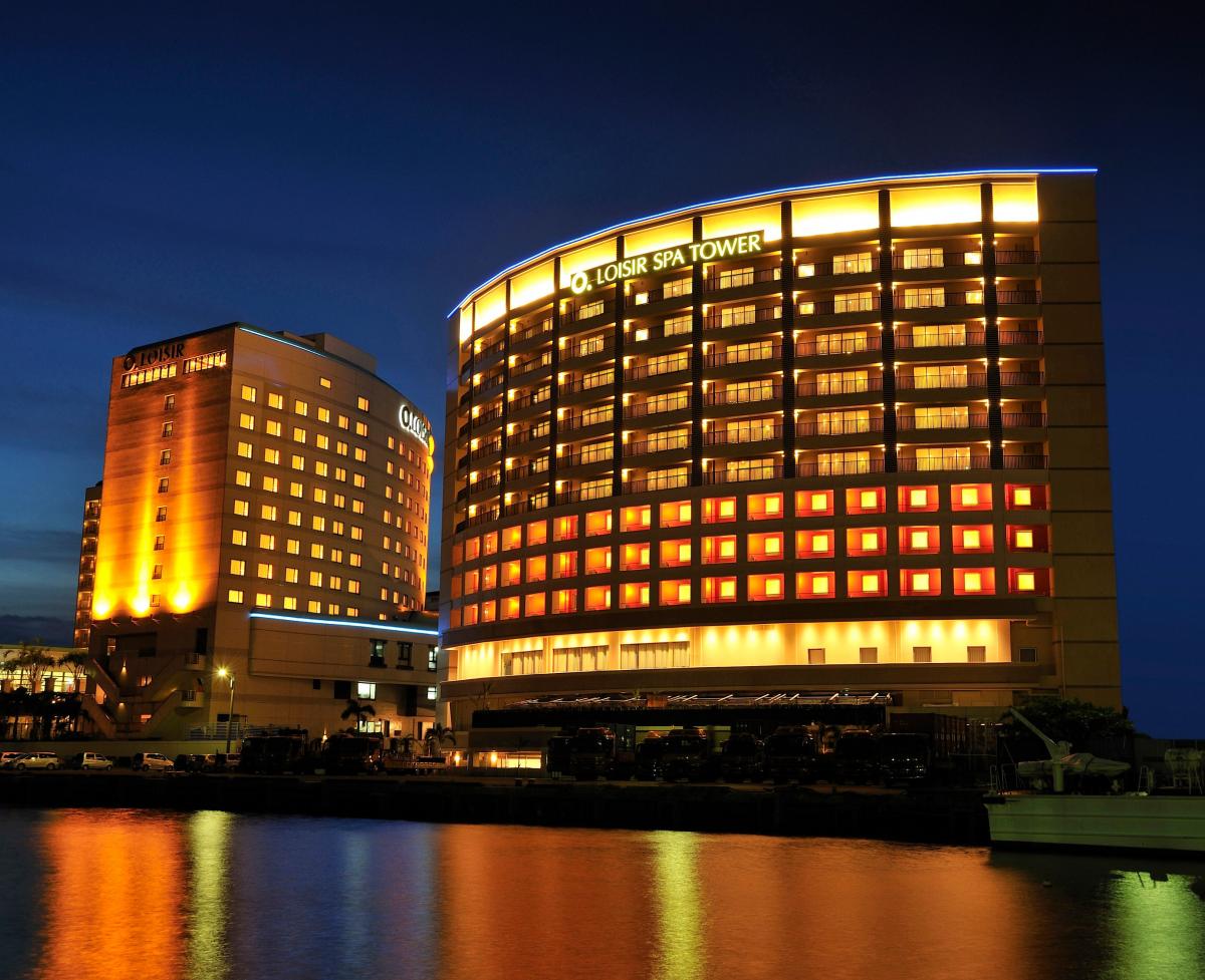 ロワジールスパタワー那覇 外観