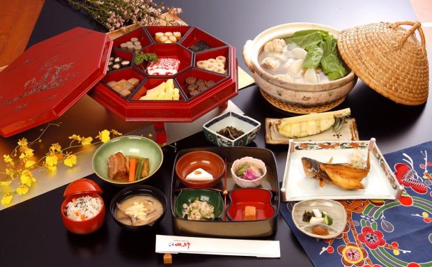 YOTSUTAKE Kume Ryukyu Dishes and Dance