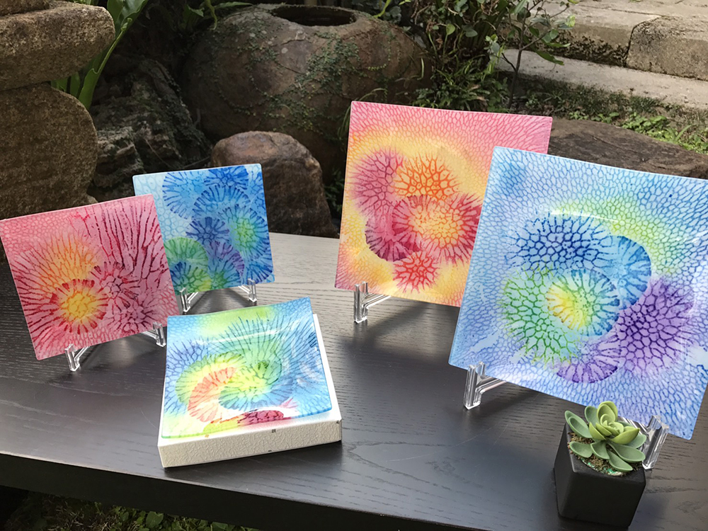 商品サンゴ染絵皿