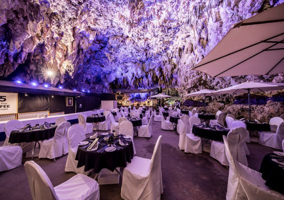 ガンガラーの谷ケイブカフェ