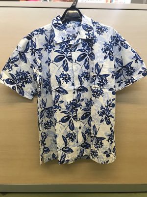 レンタルかりゆしウエア（サンダンカ柄・ブルー）