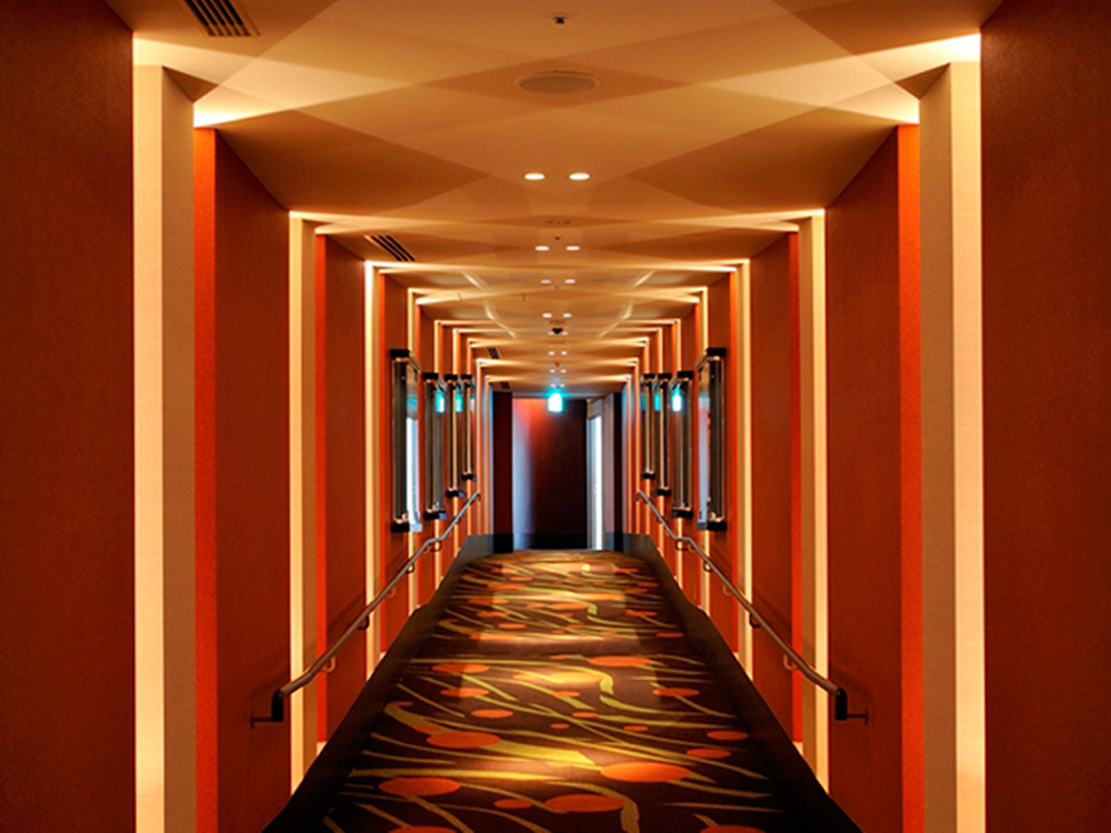 ロワジールスパタワー那覇　連絡通路