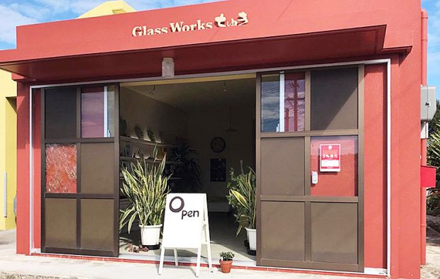 沖縄ガラス星砂体験