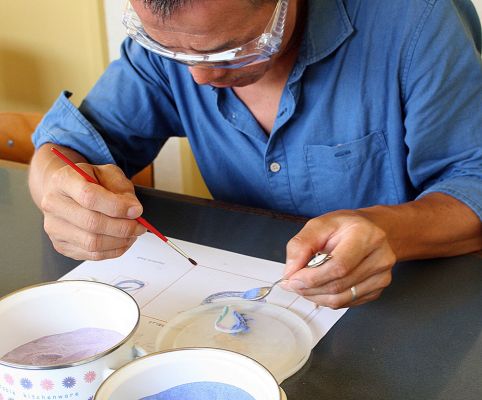 沖縄ガラス星砂体験