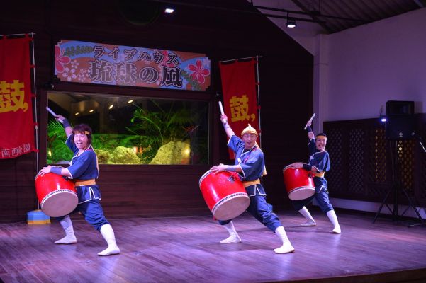 琉球の風ライブステージ一例
