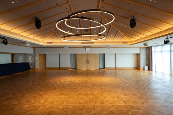 2F ダンスホール内観