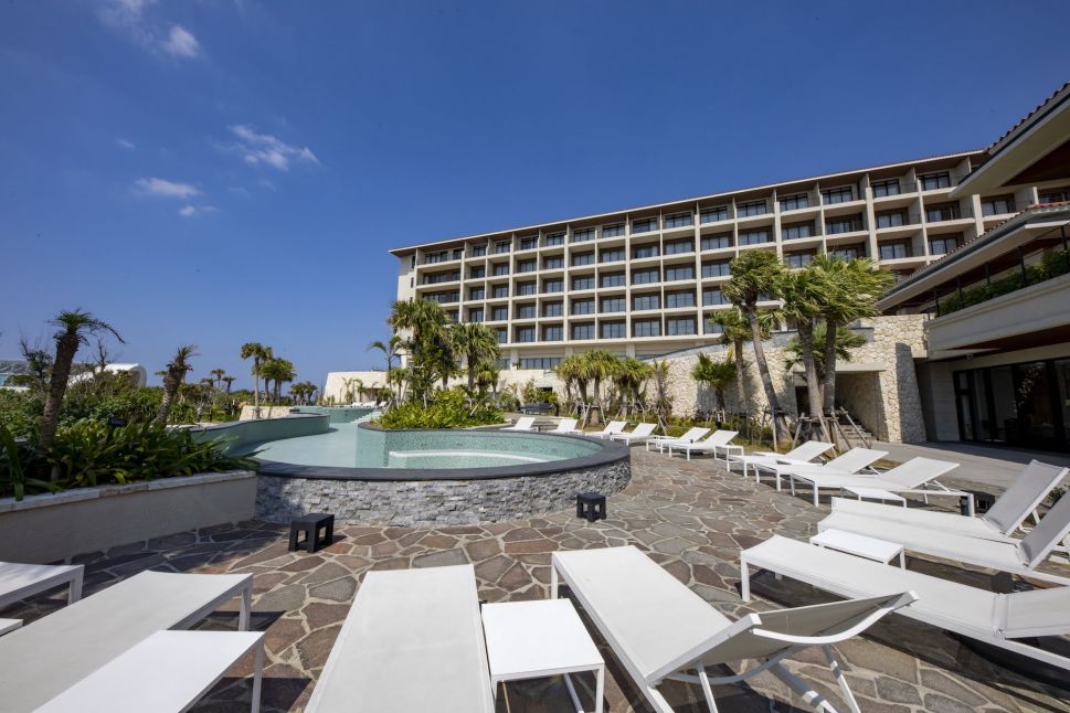 ハイアット リージェンシー 瀬良垣アイランド 沖縄 プールサイド