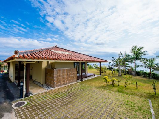 カヌチャスパ外観