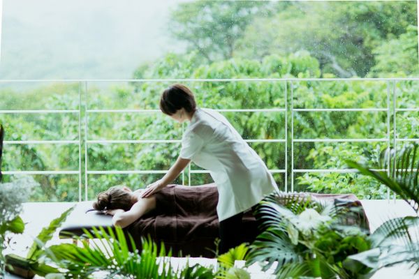 本部町加纳的酒店