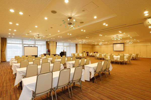 冲绳海滩塔楼酒店