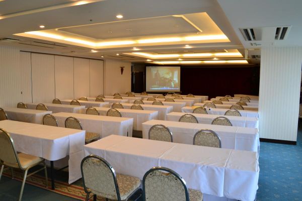 金秀喜瀬海滩宫殿酒店