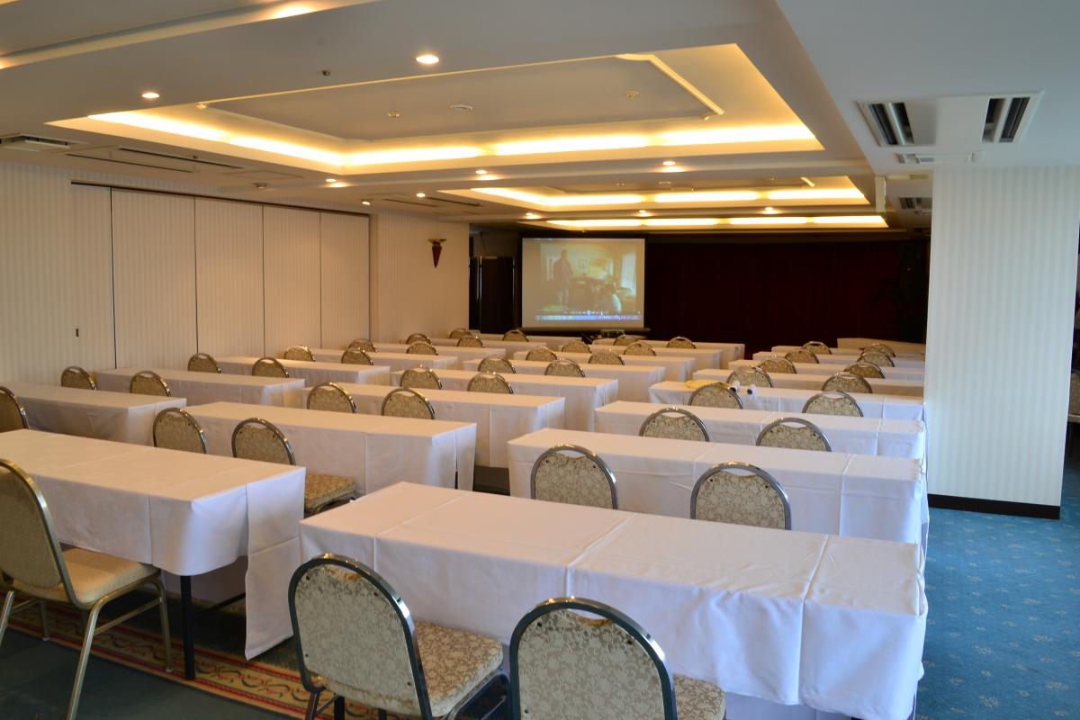 金秀喜瀬海滩宫殿酒店