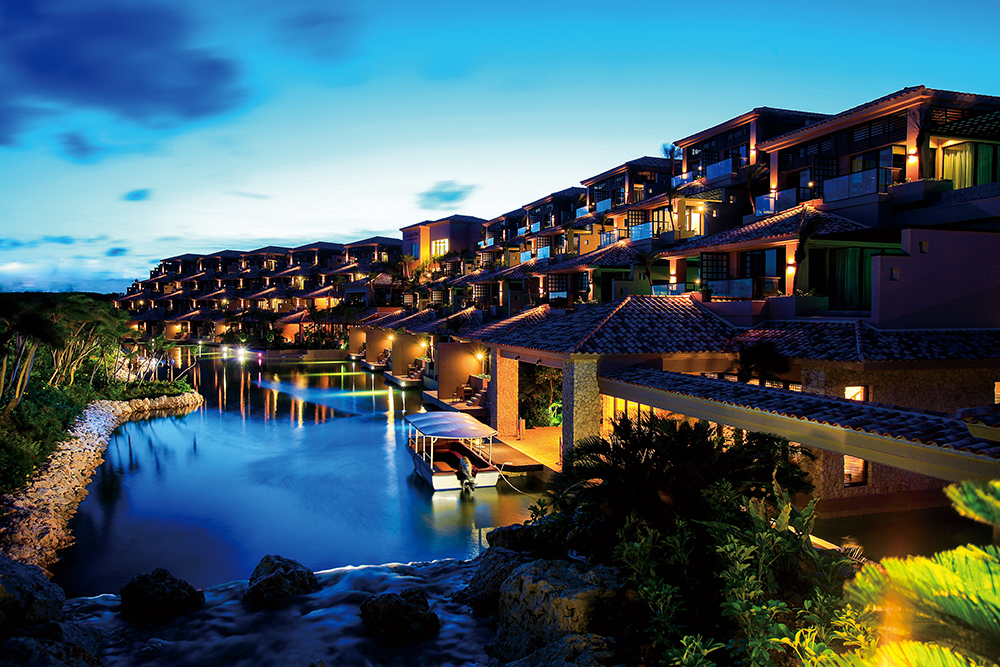 POOL VILLA LAGOON SUITE夜景